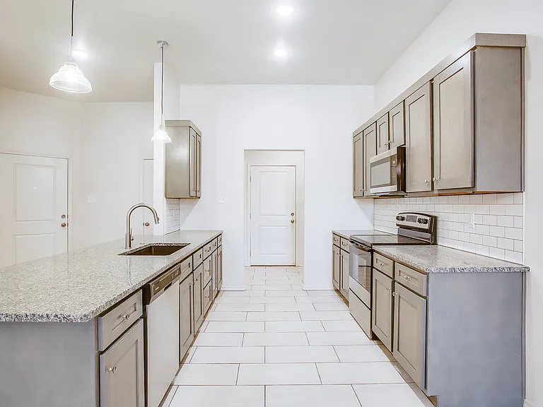 1716 Corpus Ave — Photo 15