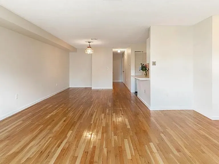 622 Boston Ave #8D — Photo 7