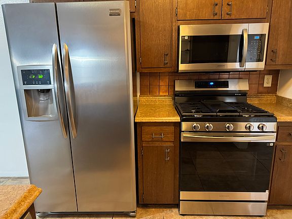 3rd image of 8113 Exmoor Dr #B