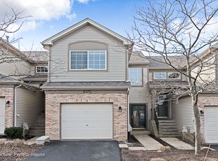 1075 Parkhill Cir #1075, Aurora, IL 60502