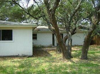 2nd image of 200 Myrtle Ln