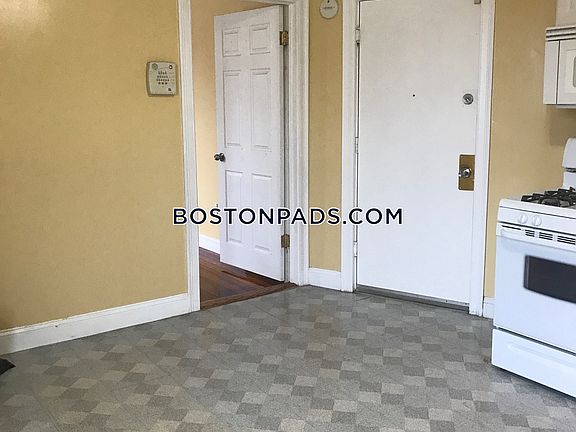 2nd image of 159 Essex St APT 5