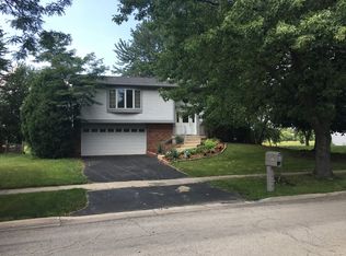 417 N Ashbury Ave, Bolingbrook, IL 60440