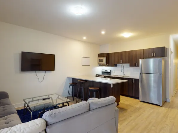 422 Nelson St #1, Ottawa, ON K1N 7S7