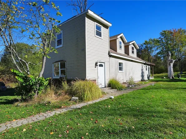 9655 Granger St, Angola, NY 14006