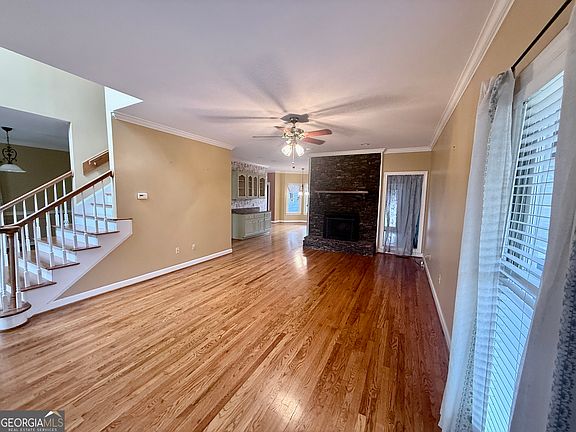 4th image of 808 Harmony Rd SE