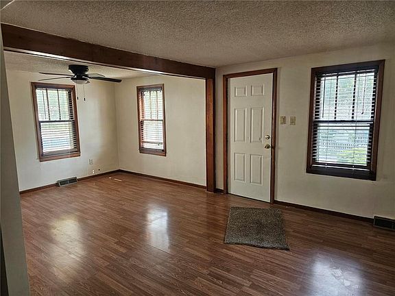 3rd image of 638 S Lake Dr