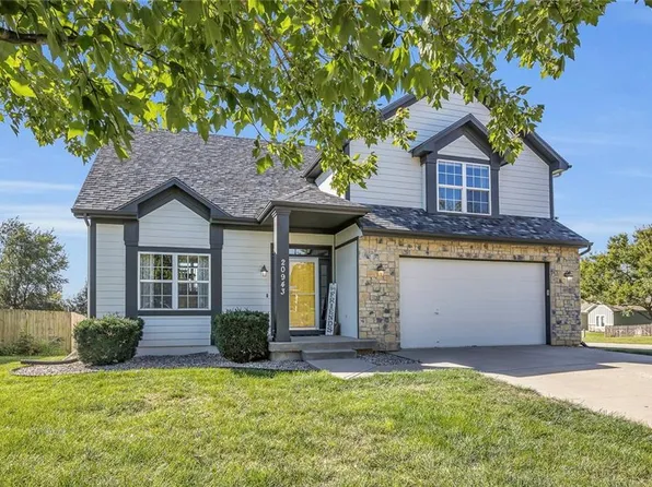 20943 W 224th St, Spring Hill, KS 66083