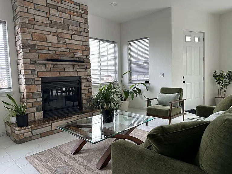 6631 Hooker St — Photo 4