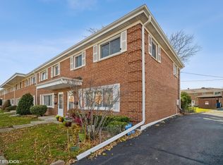 1144 N Boxwood Dr, Mount Prospect, IL