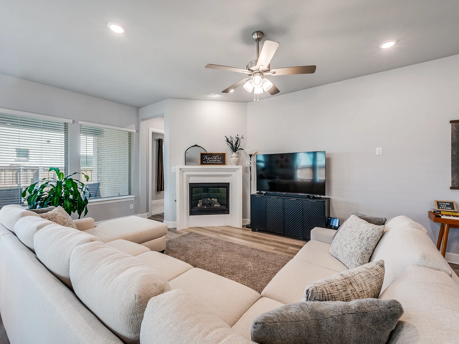 3 bed, 2174 sqft, $3,300 — Photo 4