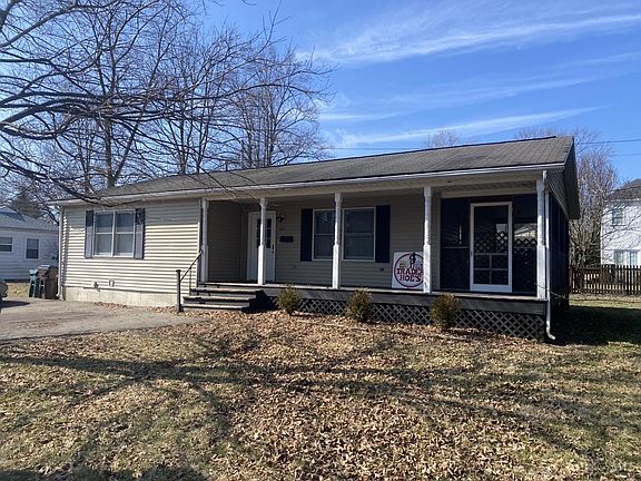 3rd image of 418 S Poplar St