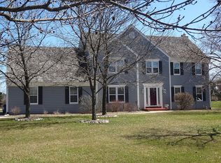 10422 N Applewood Ct, Mequon, WI 53092