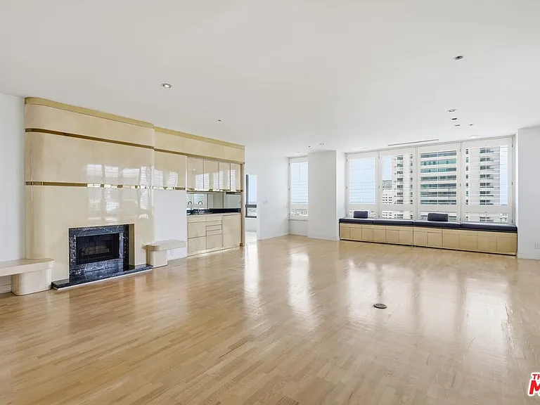 10430 Wilshire Blvd #1701 — Photo 8