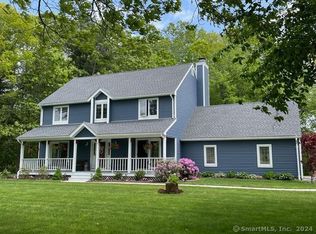 9 Meadowbrook Dr, Manchester, CT 06042