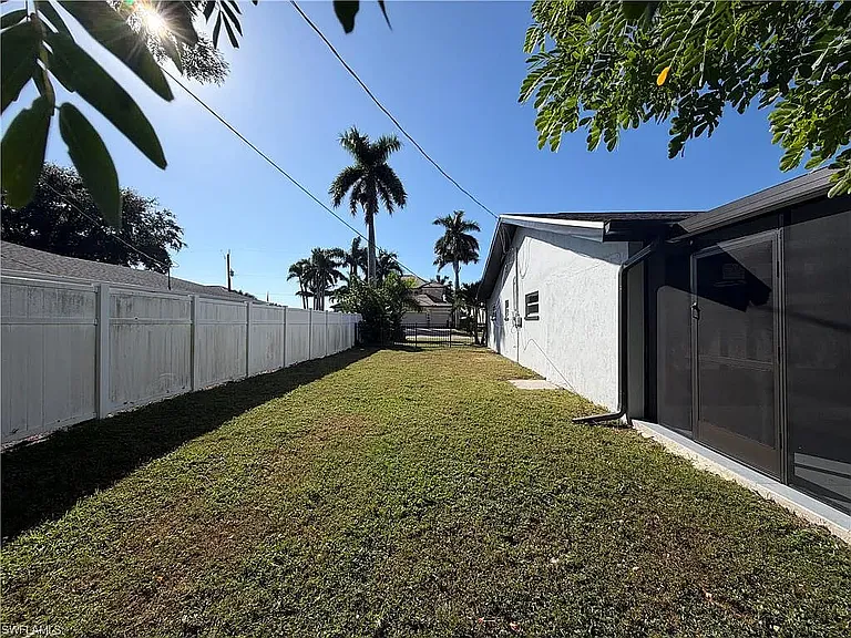 959 N Town And River Dr — Photo 19