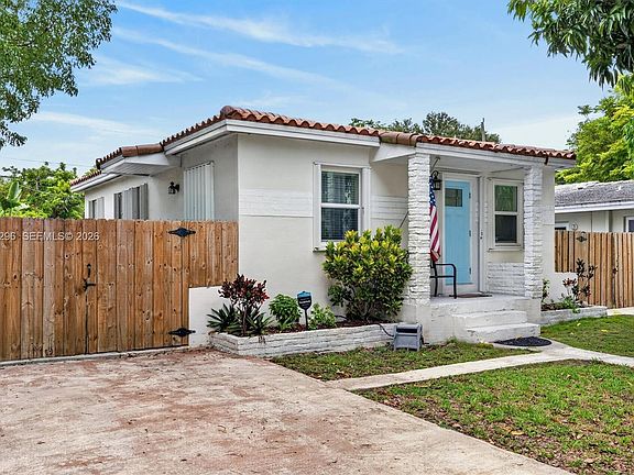 4th image of 3780 SW 27th Ter