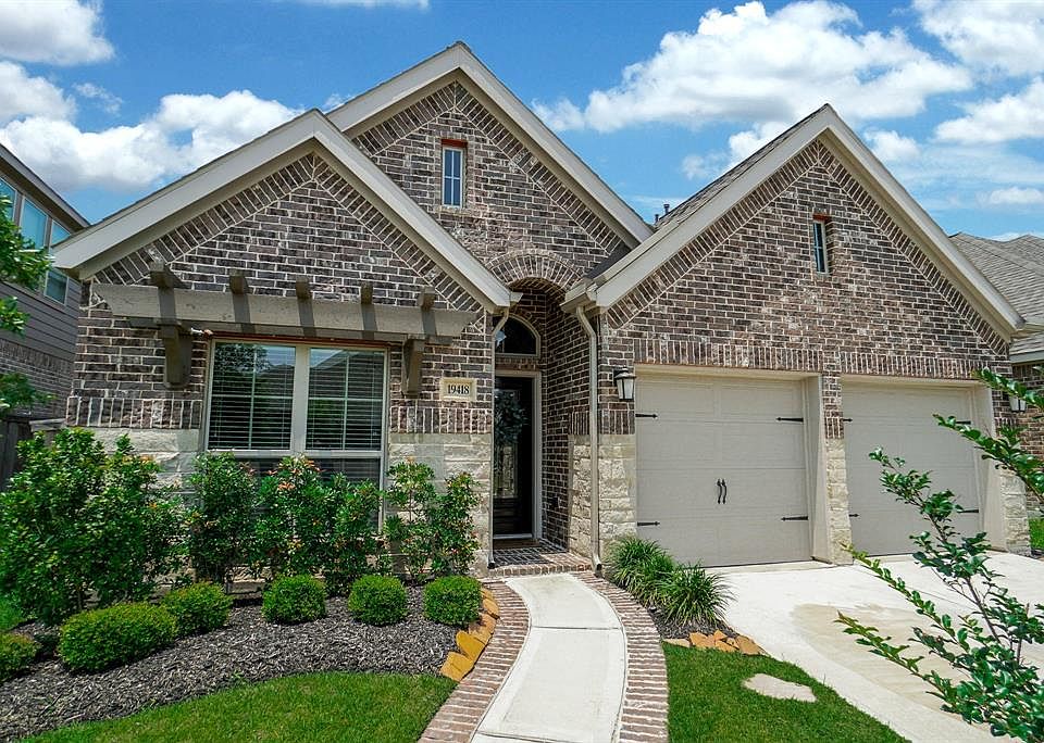 1st image of 19418 Blueberry Cedar Dr