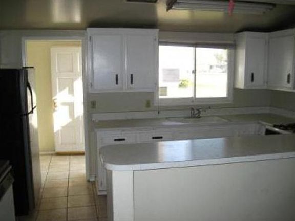 3rd image of 6571 Klondike Ave