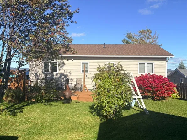 27 Marine Drive, Botwood, NL A0H1E0