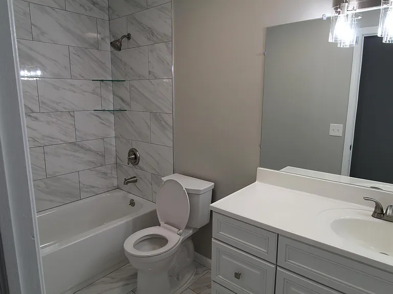 91 Cloverdale Rd #2 — Photo 10