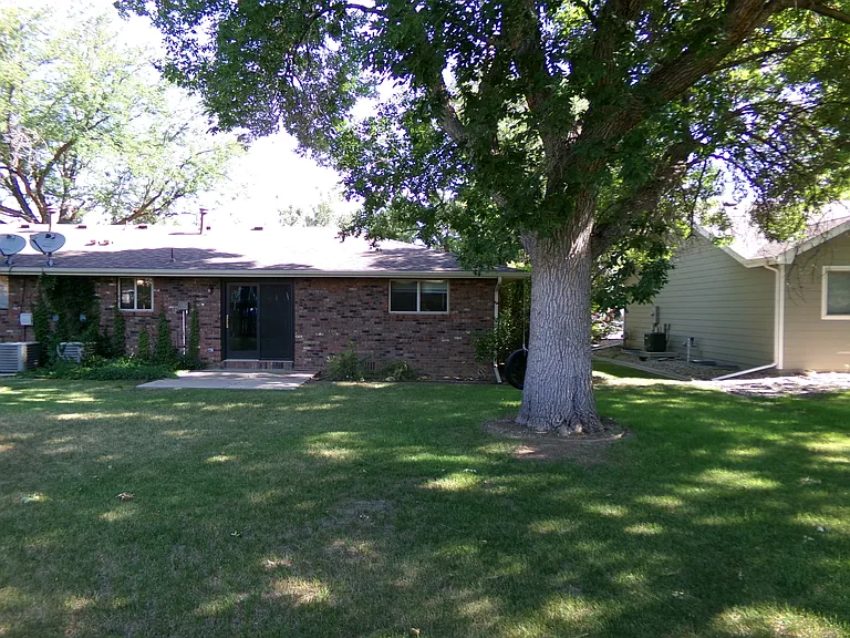 928 Silver Leaf Pl — Photo 4