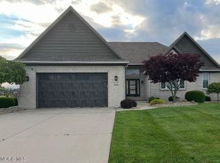 1665 Grand Bay Dr, Oregon, OH 43616