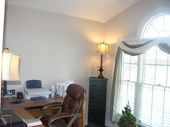 5th image of 310 Apricot Ct