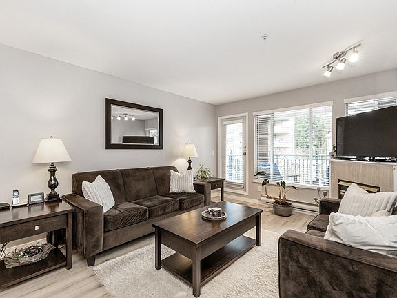 4th image of 3065 Primrose Ln #304