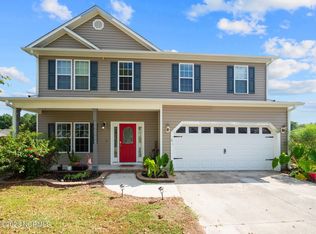 119 Dukes Lake Cir, Richlands, NC 28574