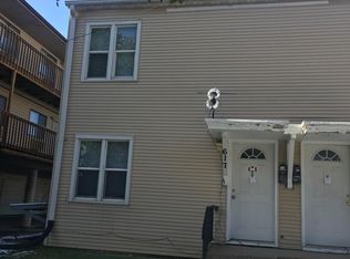 617 S Johnson St, Iowa City, IA 52240