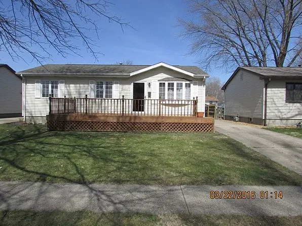 2425 Sutherland Rd, Springfield, IL 62702