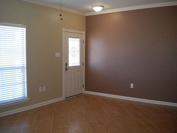 2nd image of 1109 E Cowden Ave