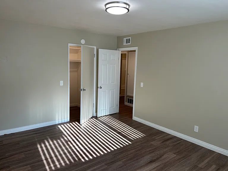 741 Shalimar Dr #B — Photo 13