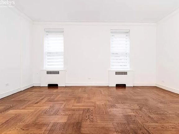 3rd image of 17 Chittenden Ave APT 2F