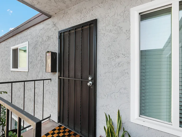 4635 Texas St — Photo 11