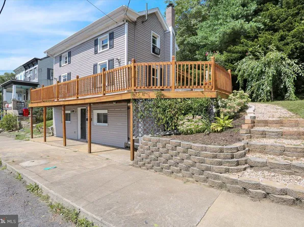 303 Port Clinton Ave, Hamburg, PA 19526