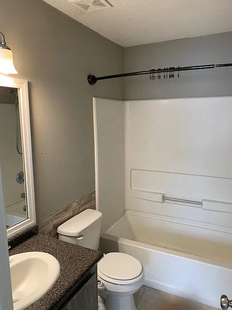 3 bed, 1500 sqft, $1,687 — Photo 4