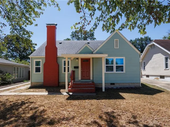 1213 W 3rd St, Coffeyville, KS 67337