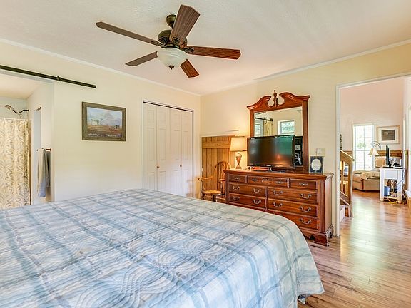 32nd image of 131 Gibson Hollow Rd