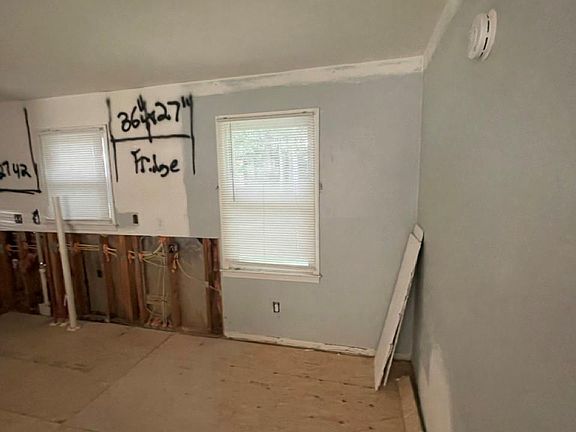 5th image of 133 Hickory Ln