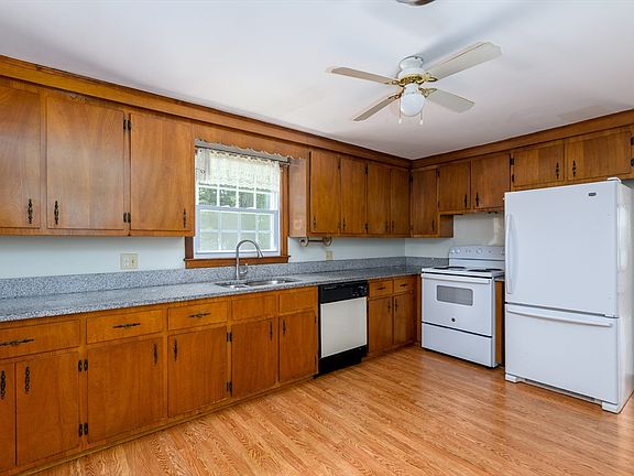 5th image of 14 Wilde Willow Dr
