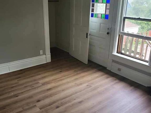 5th image of 920 Jackson St #C