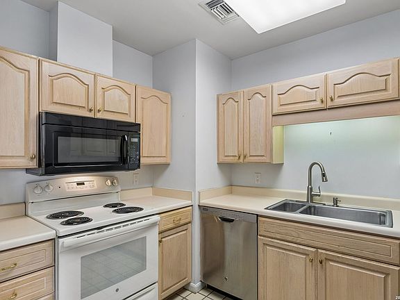 3rd image of 1 TOWERS PARK LN #1202