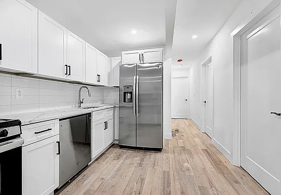 3rd image of 3552 McOwen Ave