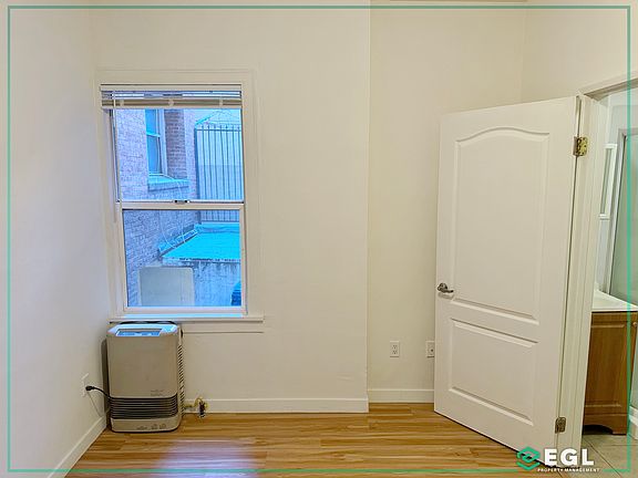 5th image of 445 S Western Ave APT 116
