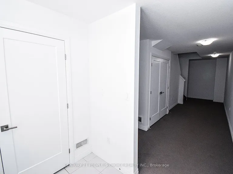 15 Hoffman Ln — Photo 4