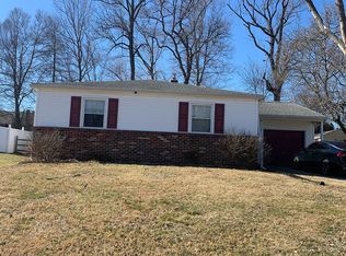 2615 W Colonial Dr, Upper Chichester, PA 19061