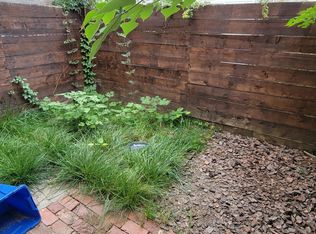 2226 Carpenter St, Philadelphia, PA 19146