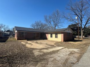 505 S McLish Ave, Tishomingo, OK 73460